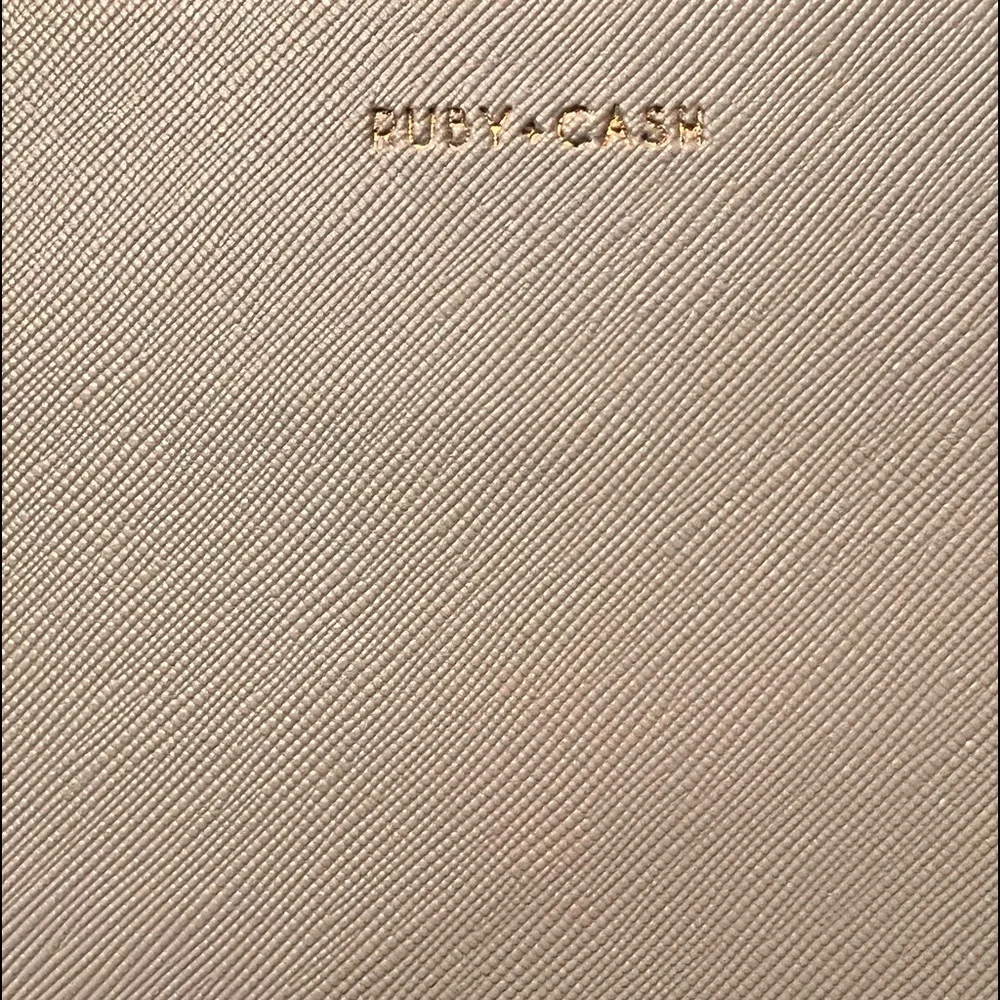 NWT Ruby & Cash Glam Essentials Makeup Bag 9x7